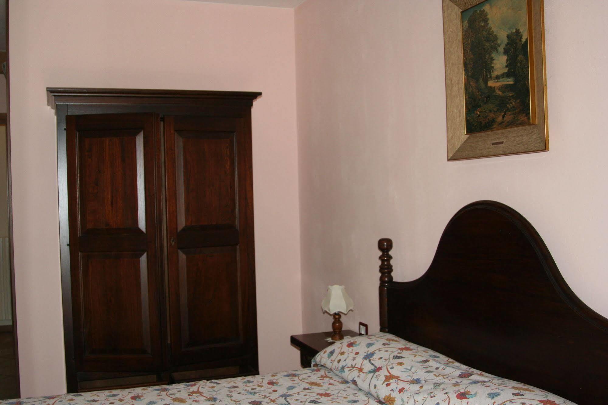 Agriturismo Altana Del Motto Rosso Gattico Esterno foto